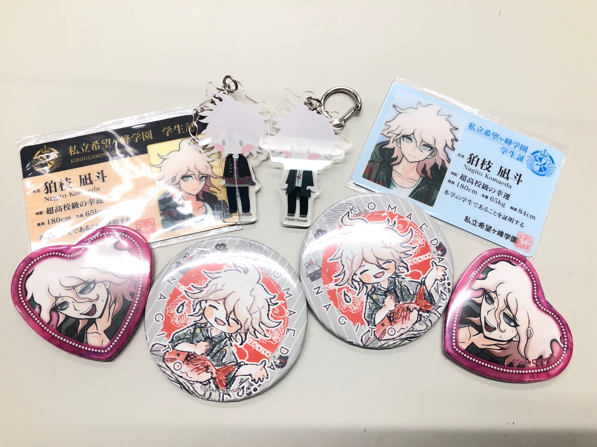 狛枝凪斗 照れ顔 ハート型アクリルバッジ ハート ダンガンロンパ2 vol.2