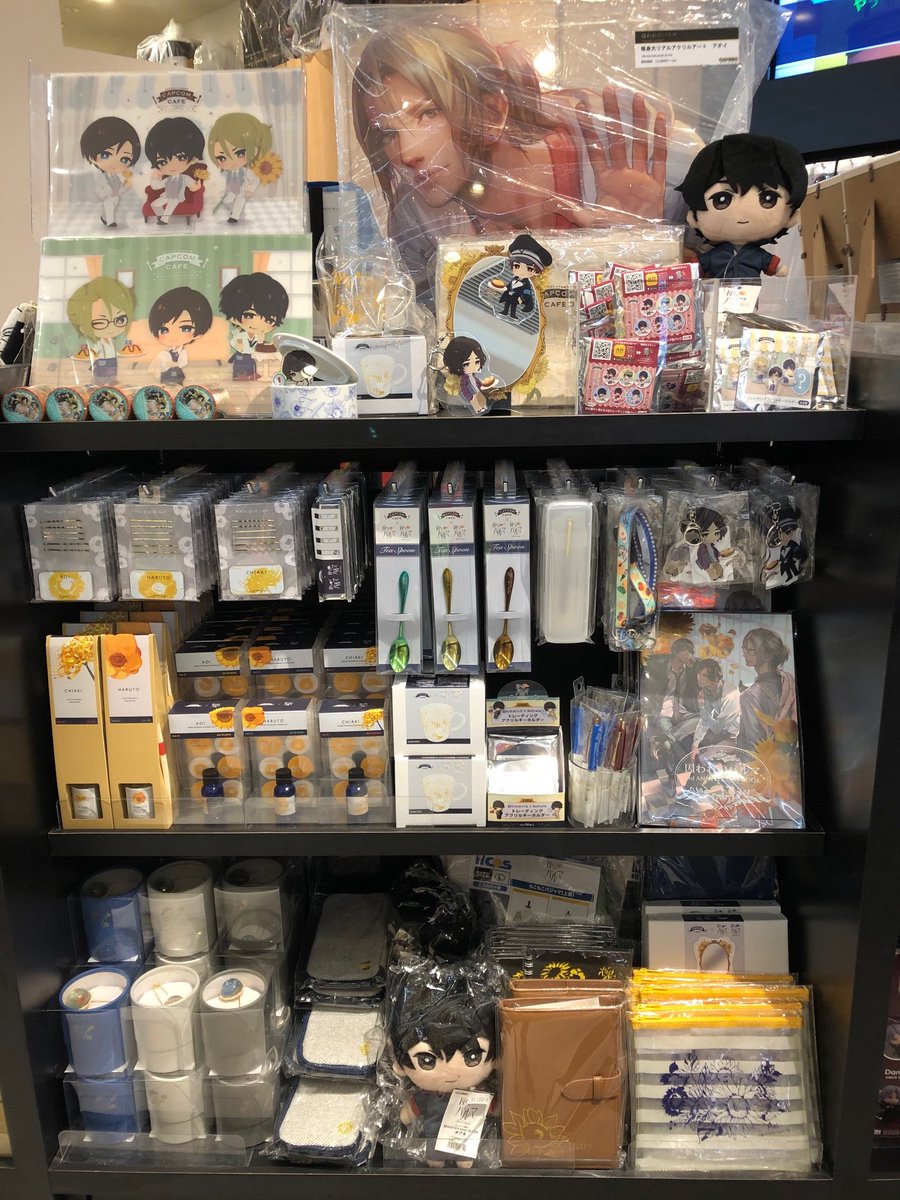 囚われのパルマ 集合 缶バッジ その1 カプコンカフェ 店員 カプコン