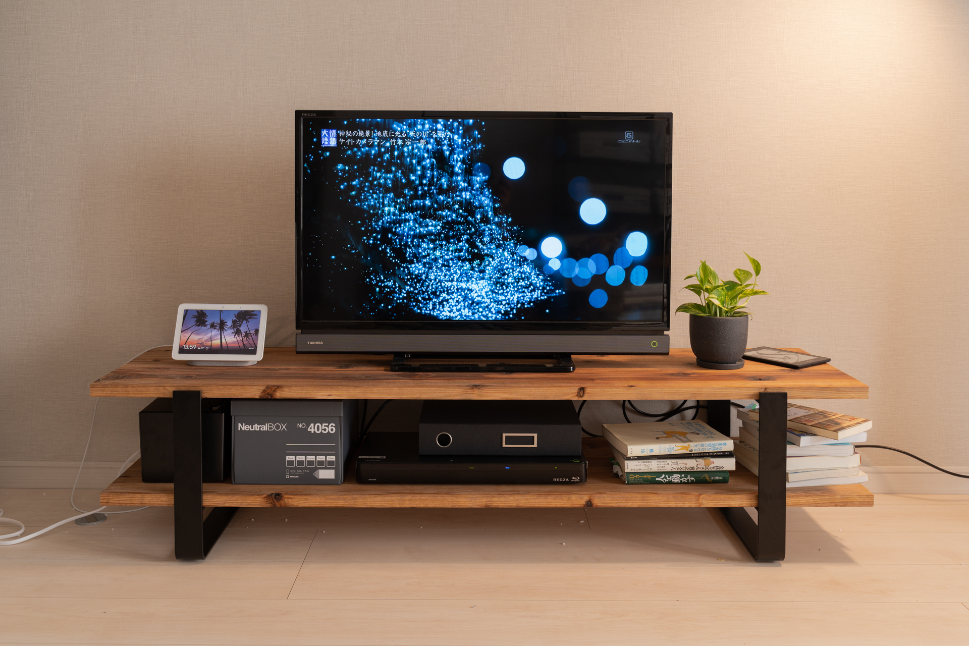 カナデモノ THE LEGS / テレビボード × Black タカヒロ / ガジェット