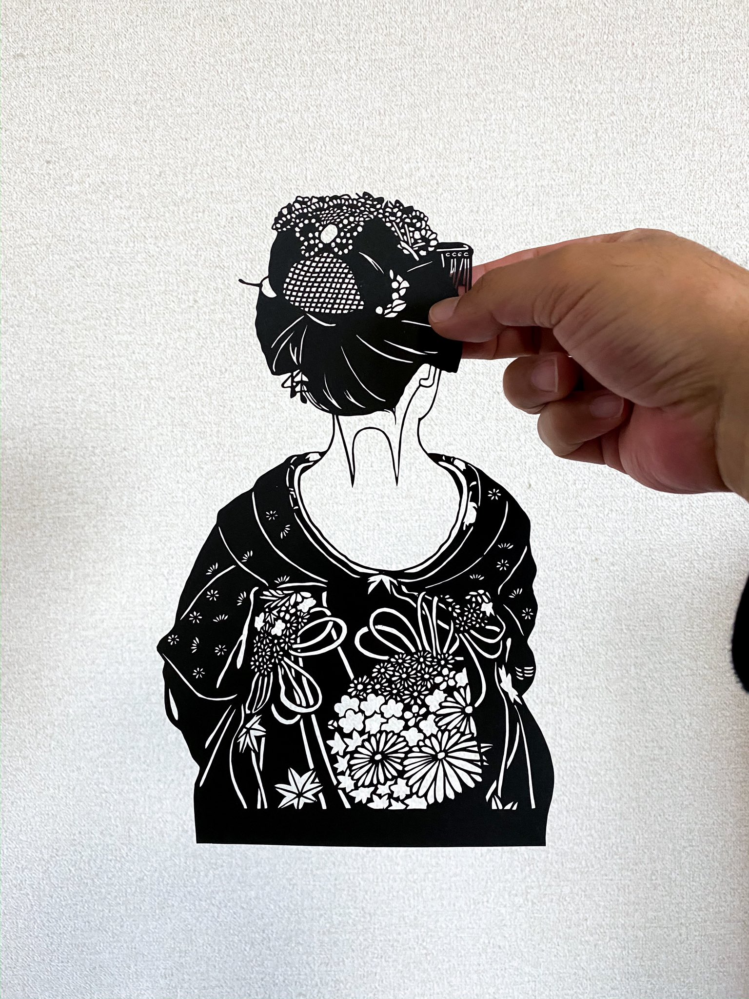 切り絵「舞子さん二人」