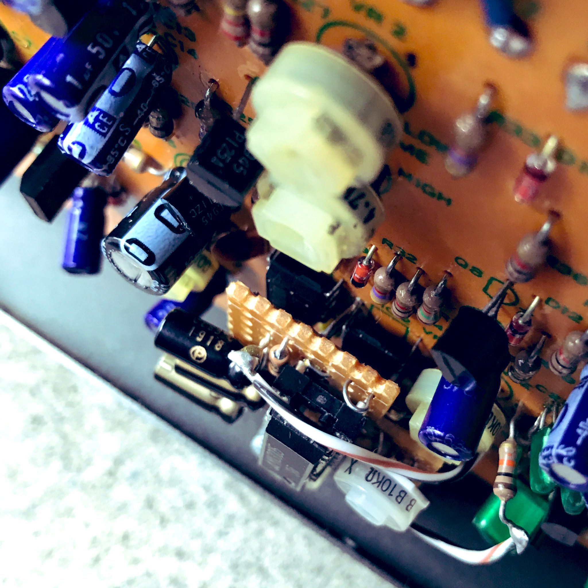 AMDEK DMK-100 モディファイ - TOKYO EFFECTOR