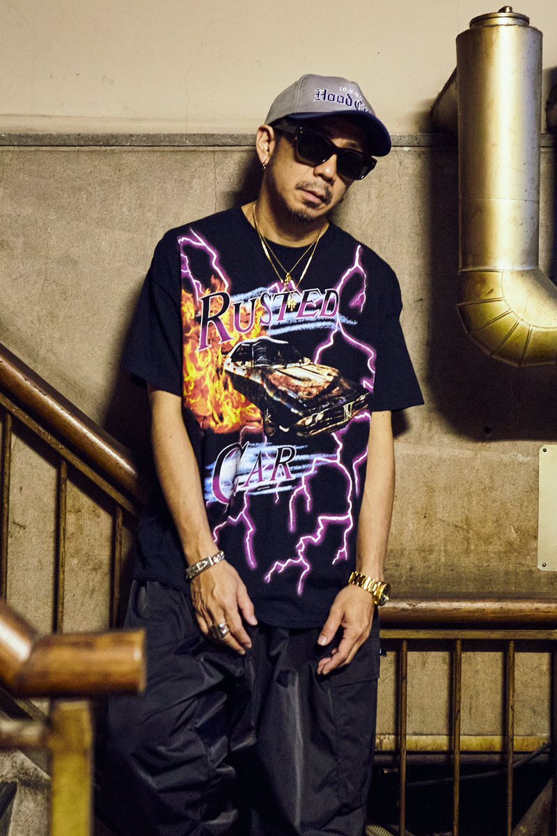 このTシャツはなんと20版ものシルクスクリーンを使用！更に迫力を出す