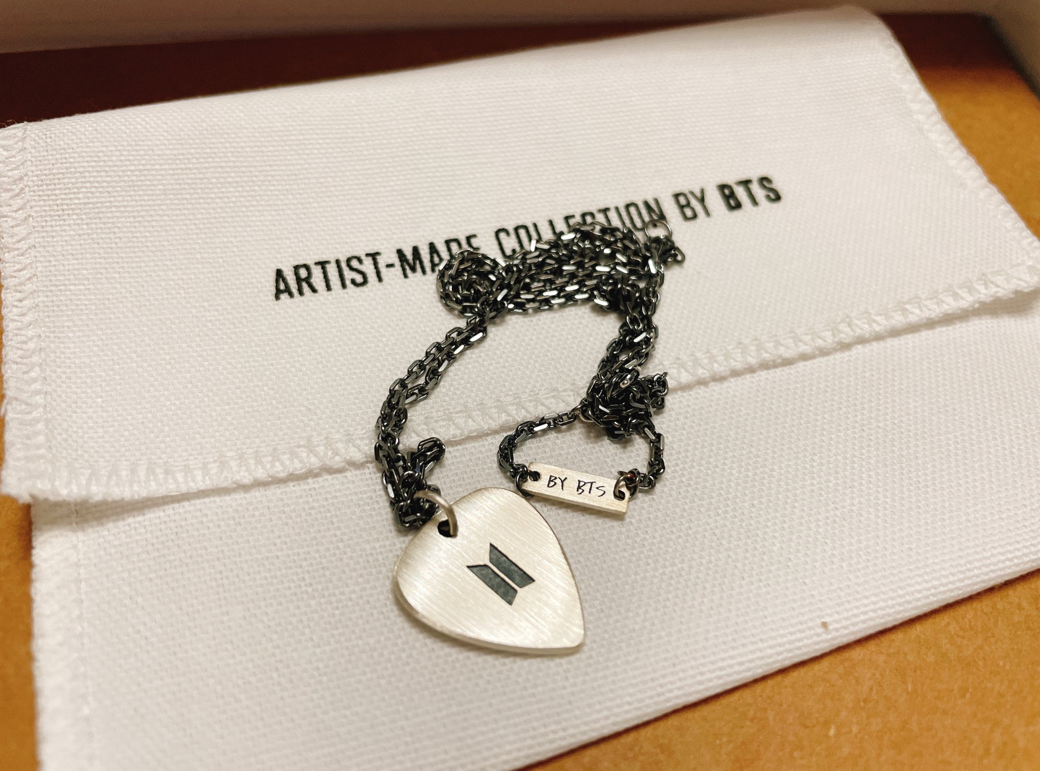 BTS SUGA ユンギ アーティストメイド ネックレス 新品 BTS SUGA ギター