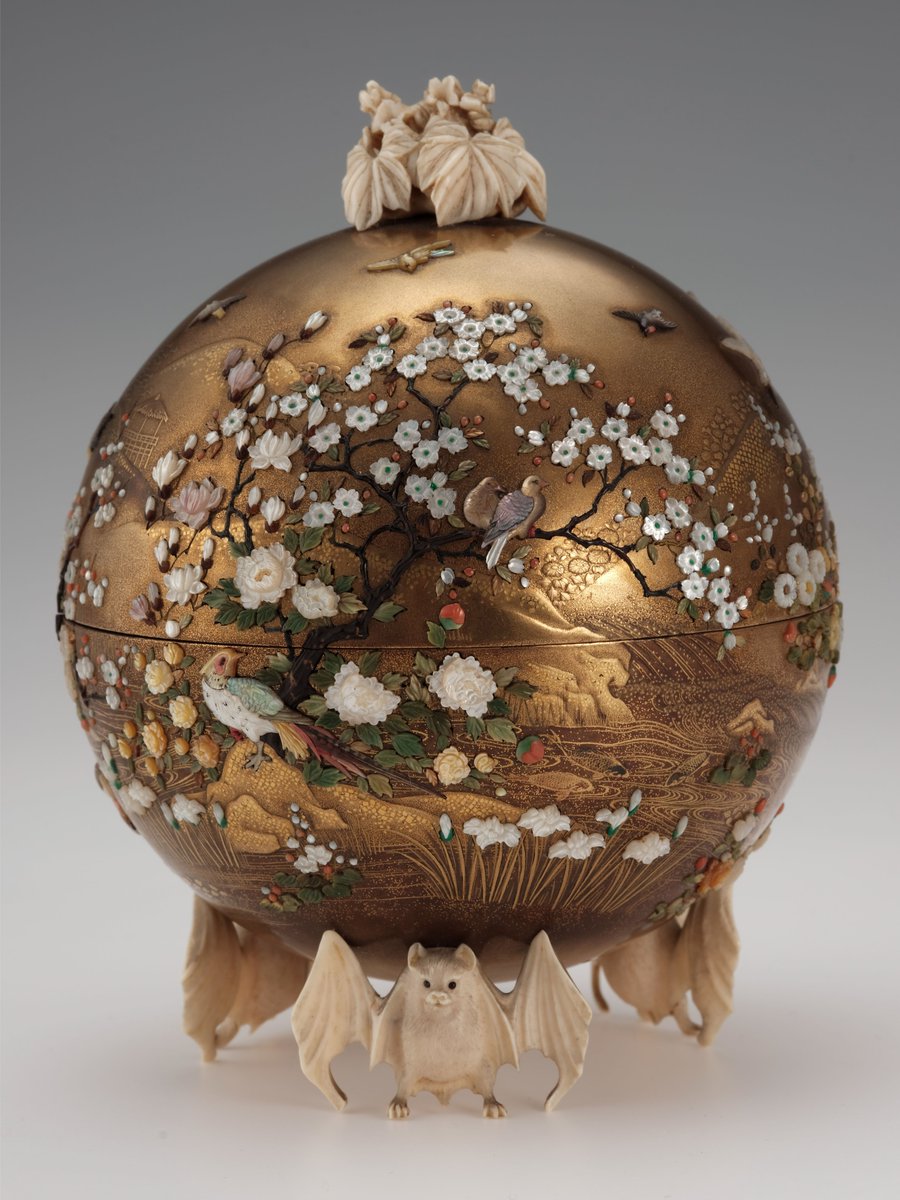 どうでしょうか、このコウモリの表情。 実は縁の下の力持ちです