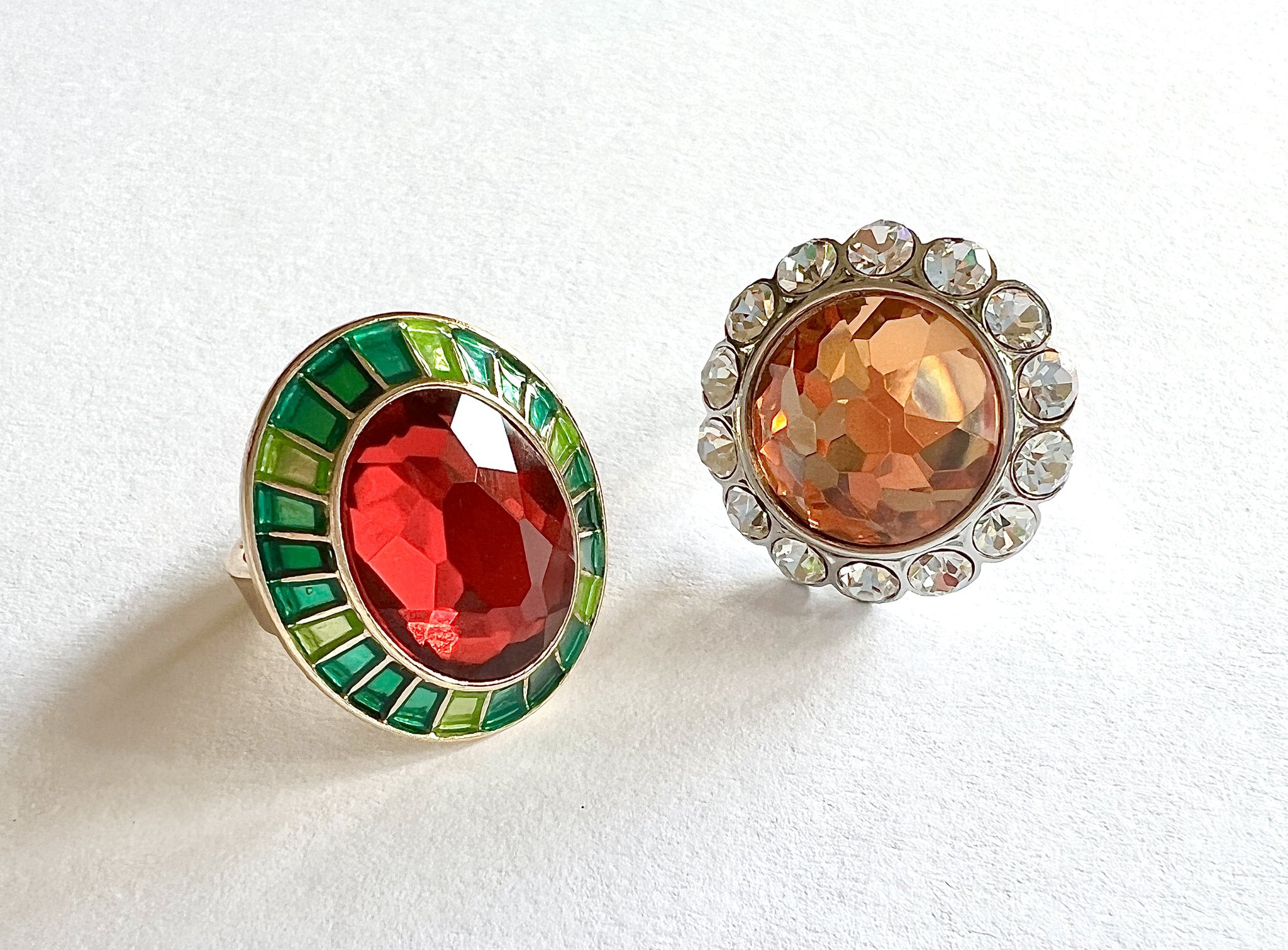 ジブリパークのグッズ、湯婆婆の指輪 4種類に増えてた。 ジブリパーク