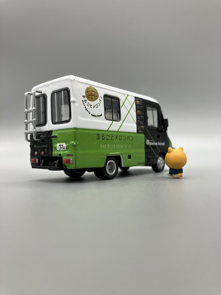ハッピーフライデー！ #メロンパン号プレミアムミニカー ついに完成品