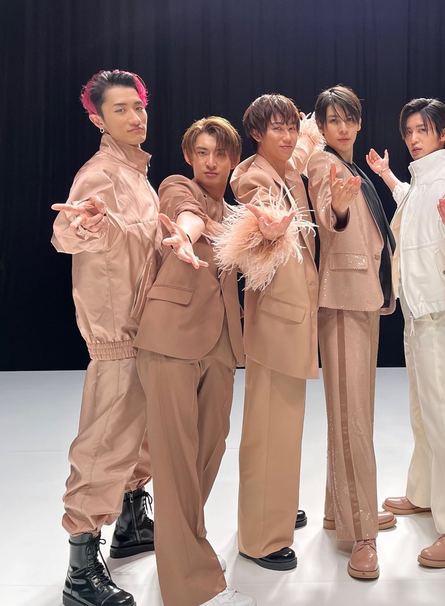 即購入◎すのチル 衣装 SERIOUS風 岩本照SnowMan風 服 新曲 即