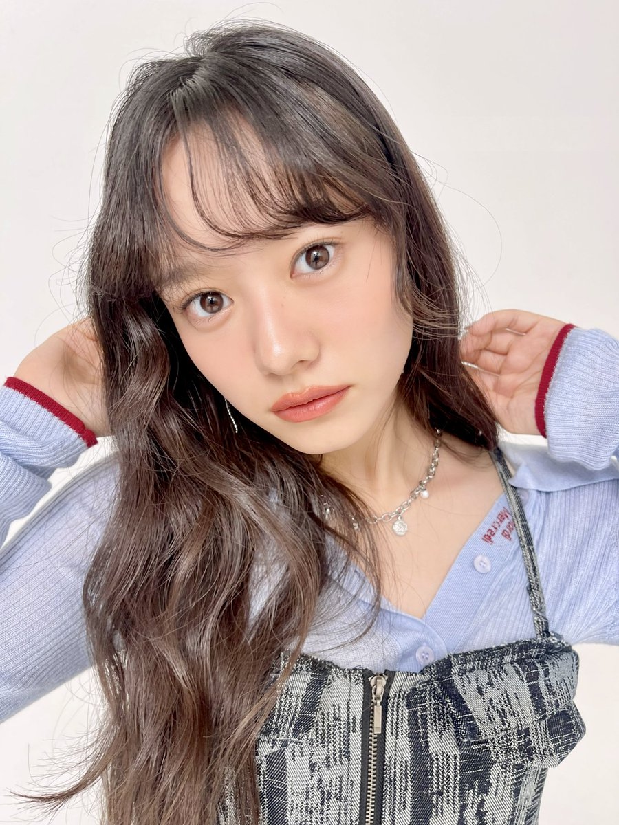 仲村悠菜 が掲載されている『#bis冬号』が本日発売🤎 いろんな表情の悠