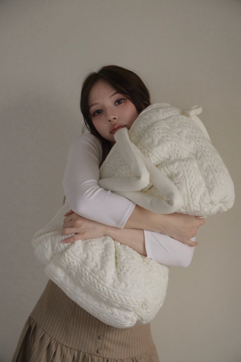 Mary quilting knit bag color ivory/black ¥15,400-tax in シーズン