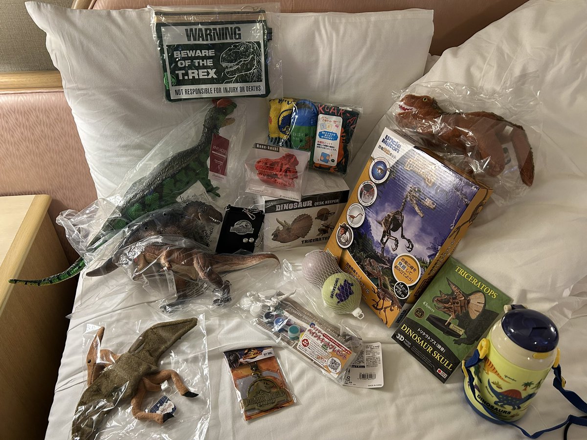 開封の儀！ 続いては10,000円の福袋🦕 さすが1万円福袋文字制限内に