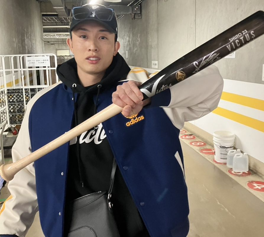 新春お年玉プレゼント第2弾】 昨季3年連続4度目の盗塁王に輝いた周東佑