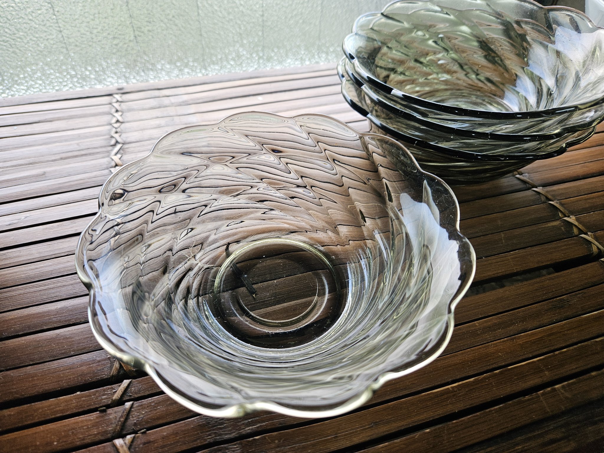 骨董 時代ガラス 希少 カーキ色 シンプルカット 平鉢 中鉢 2客 ウラン