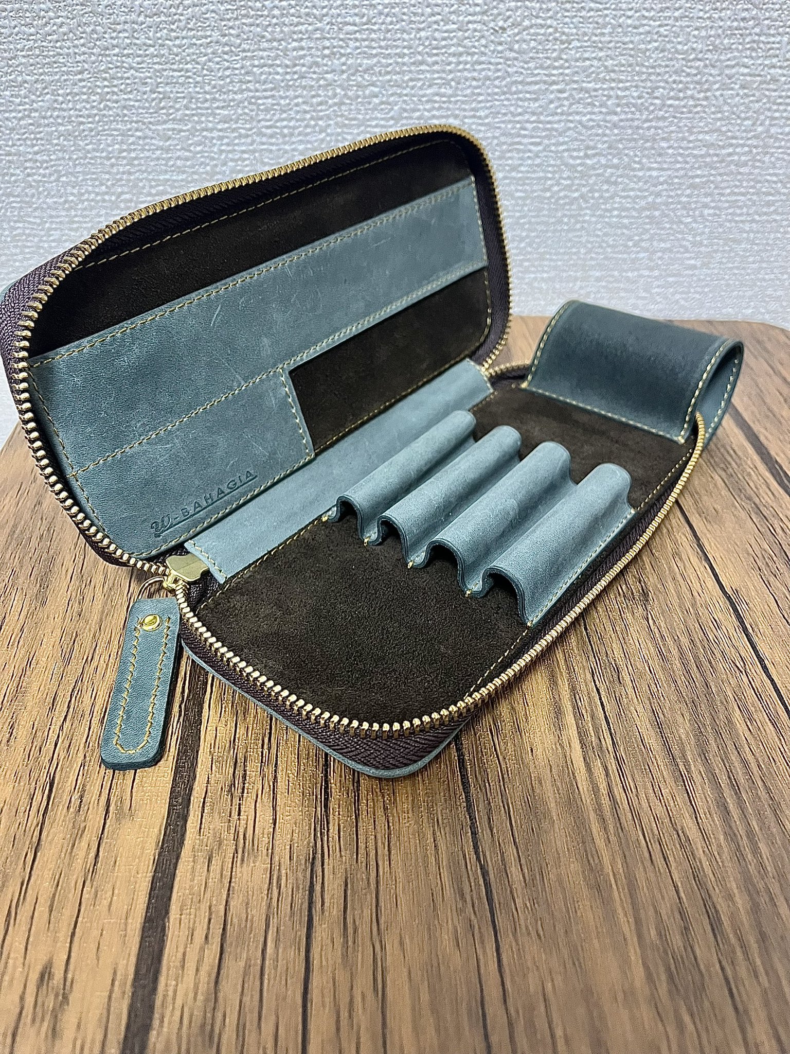 バハギア ペンケース ロール型 ファスナー シュリンクレザー ブラック