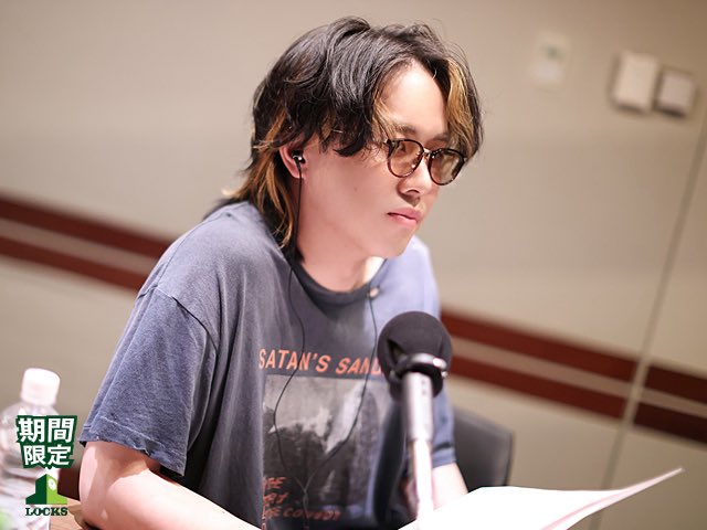 Chevon 谷絹茉優さんカラー パーカータイプ Chevon 谷絹茉優さんカラー