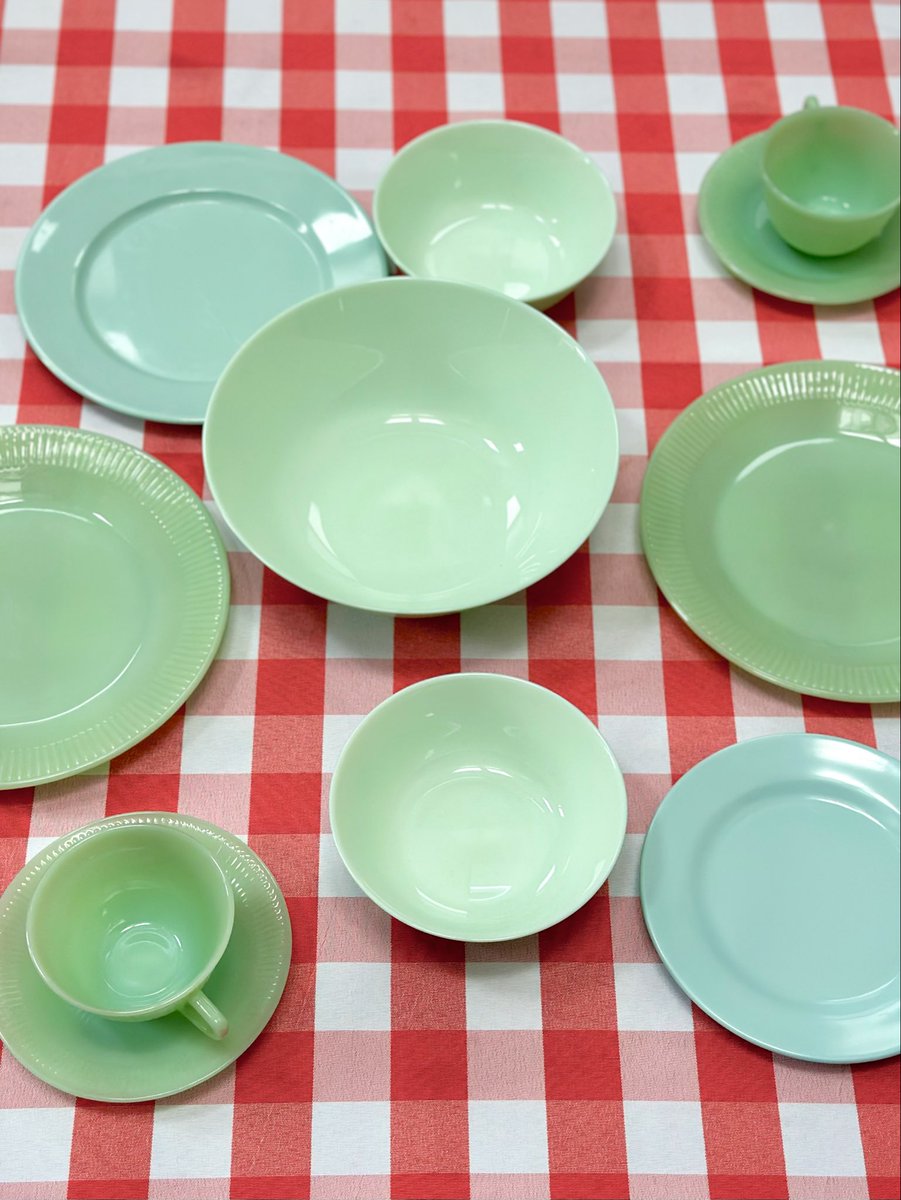 IKEA行ったらファイヤーキングみたいなミントグリーンの食器が200円台