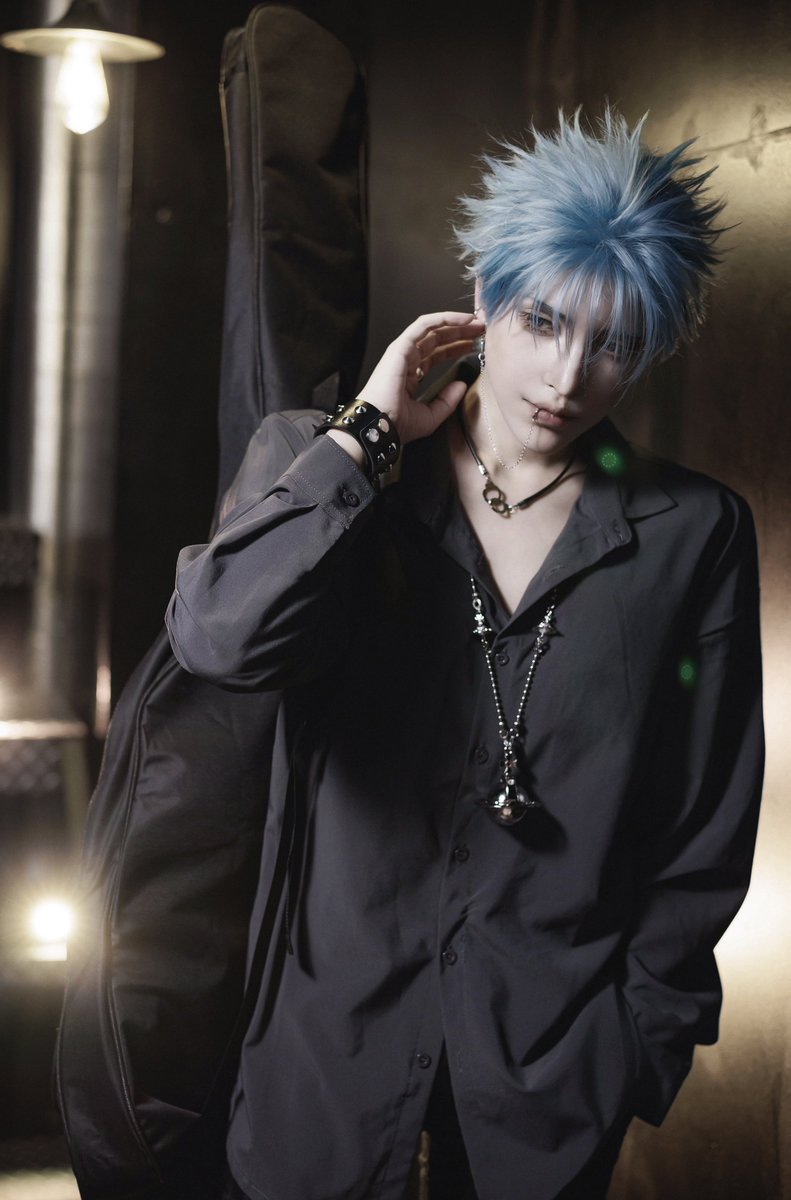 NANA シン/岡崎真一