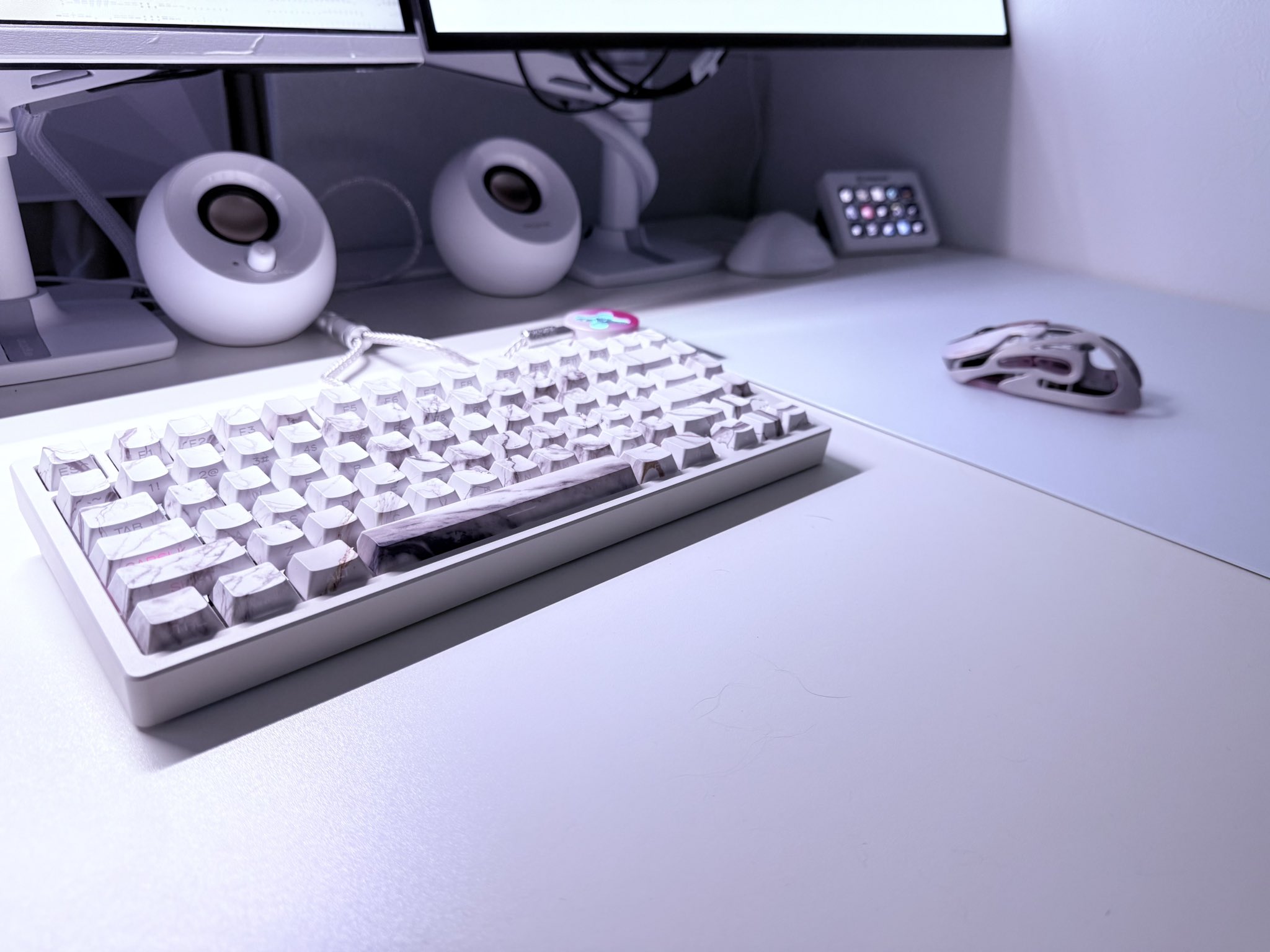 新品 AIM1 MURAKUMO ガラス製マウスパッド 500×500 ホワイト AIM1 叢雲