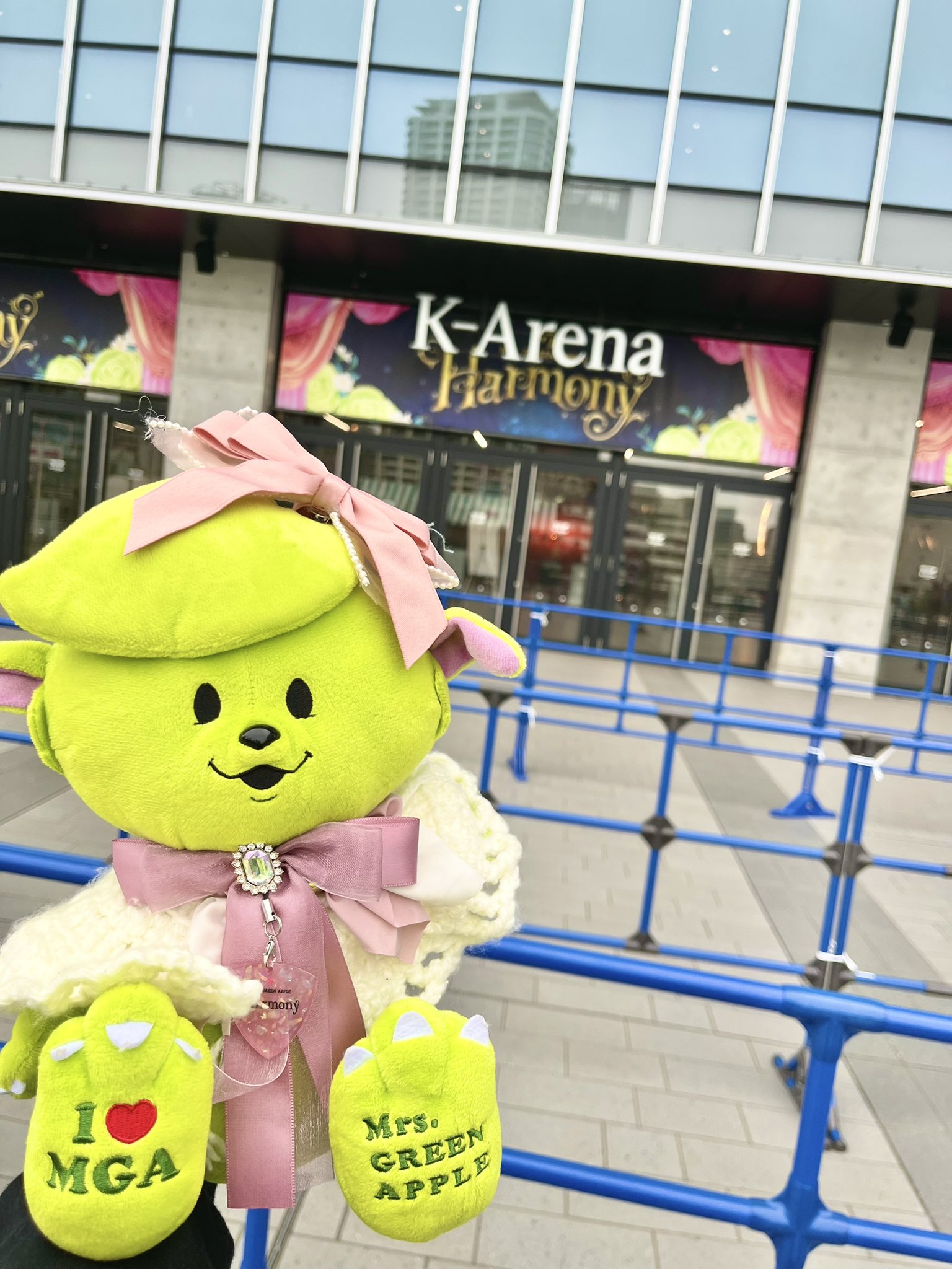 ミセスグリーンアップル メメル クッション Amazon.co.jp: Mrs.GREEN