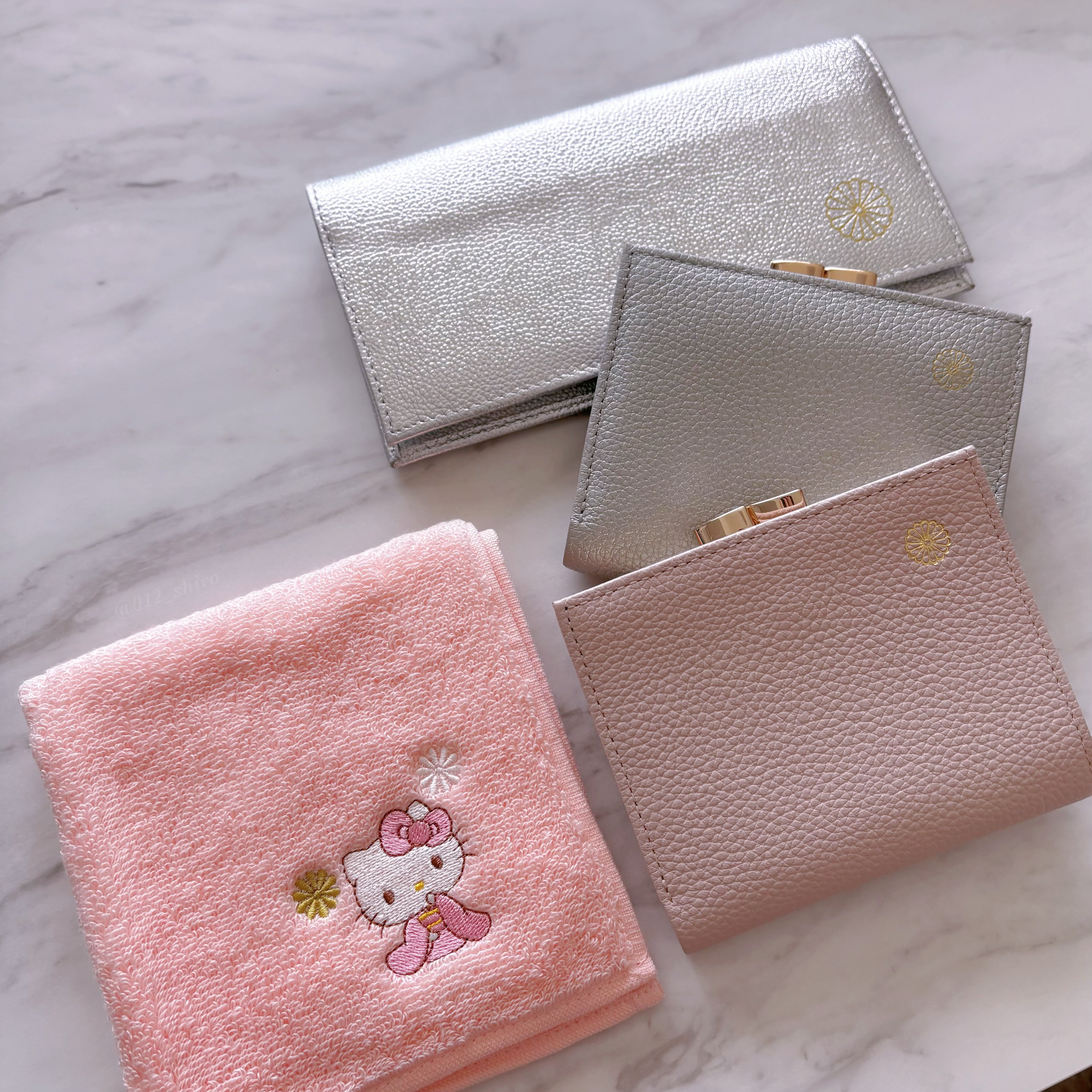 皇居 財布 がま口 二つ折り 本革製品 菊の御紋 ピンクベージュ 皇居 新色