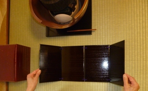 お稽古風景(49) 器据の拡げ方、閉じ方 : 朝日茶道教室