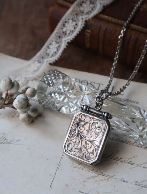 英国 シルバー ロケットペンダント ヴィクトリアン バーミンガム