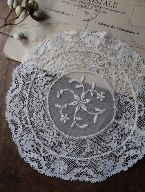 ノルマンディ・レースのドイリー : 満月アンティーク