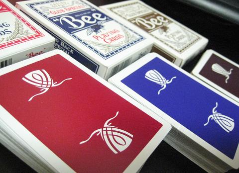 Bee Wynn deck 新品未開封 赤 青 Bee Wynn deck 新品未開封 赤 青 Bee