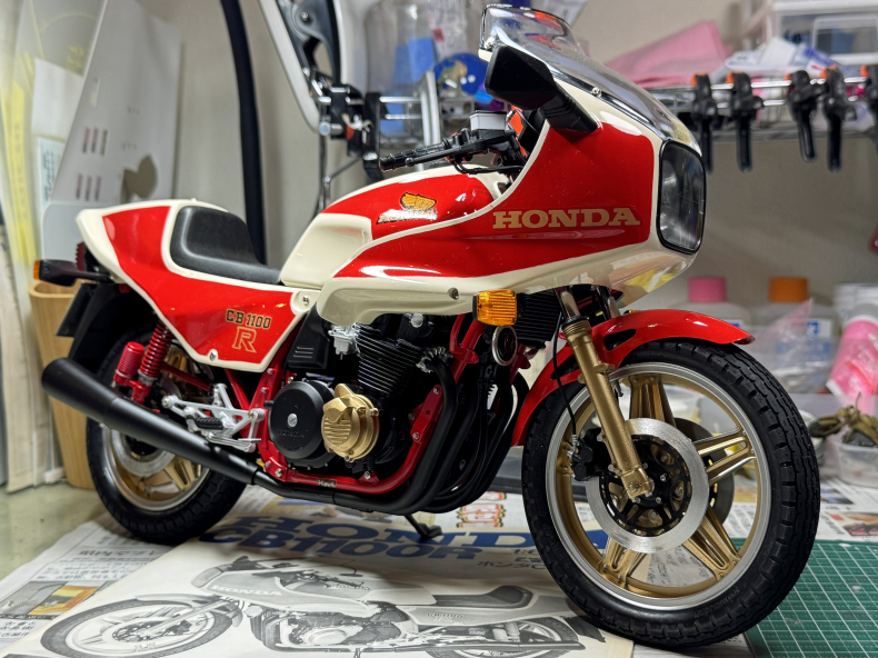 TAMIYA 1:6 ホンダCB1100R Amazon.co.jp: タミヤ 1/6 CB1100R (1／6