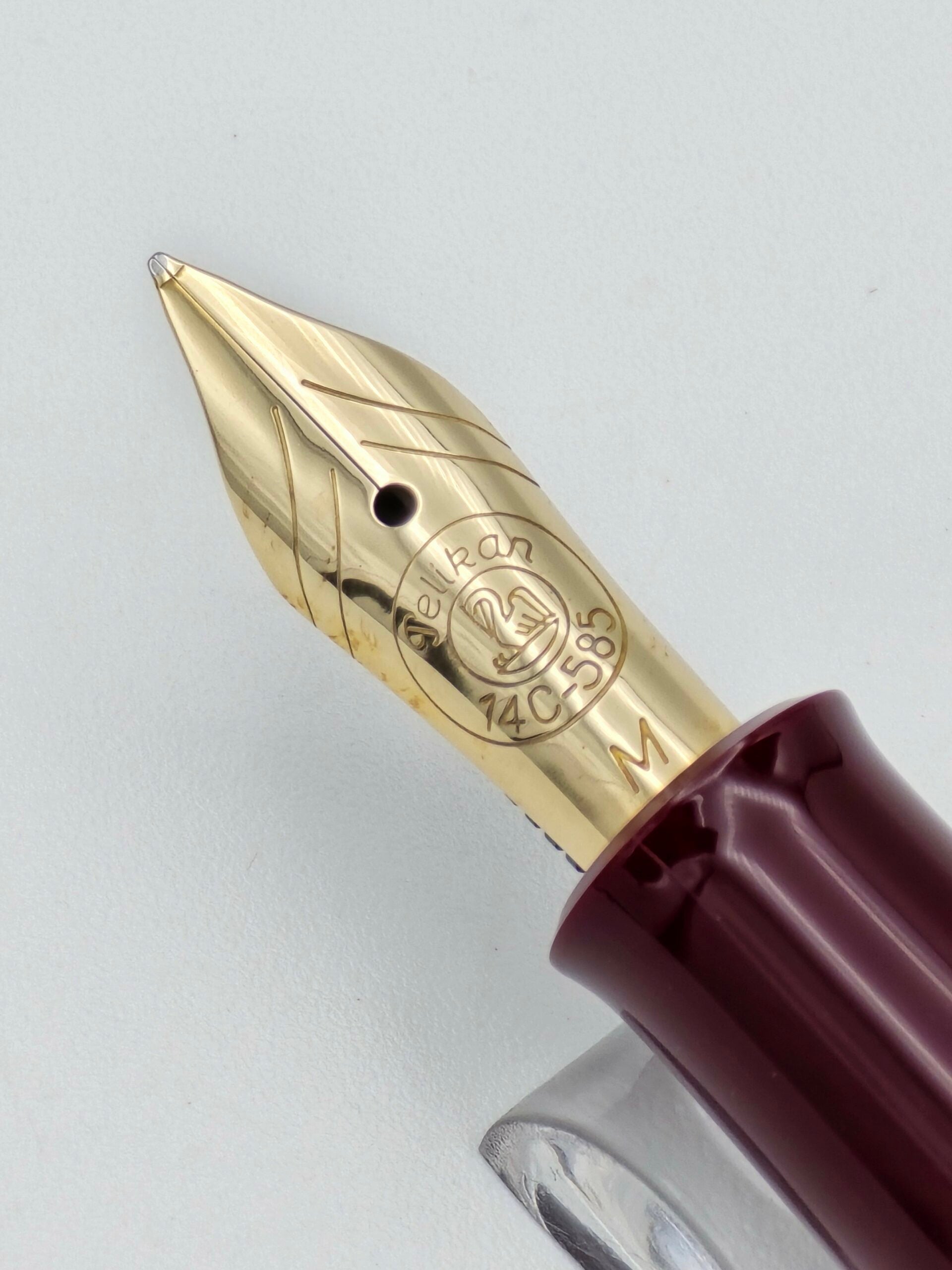 Pelikan M250 Pre 97' Burgundy - 14C Medium Nib - Pen Realm