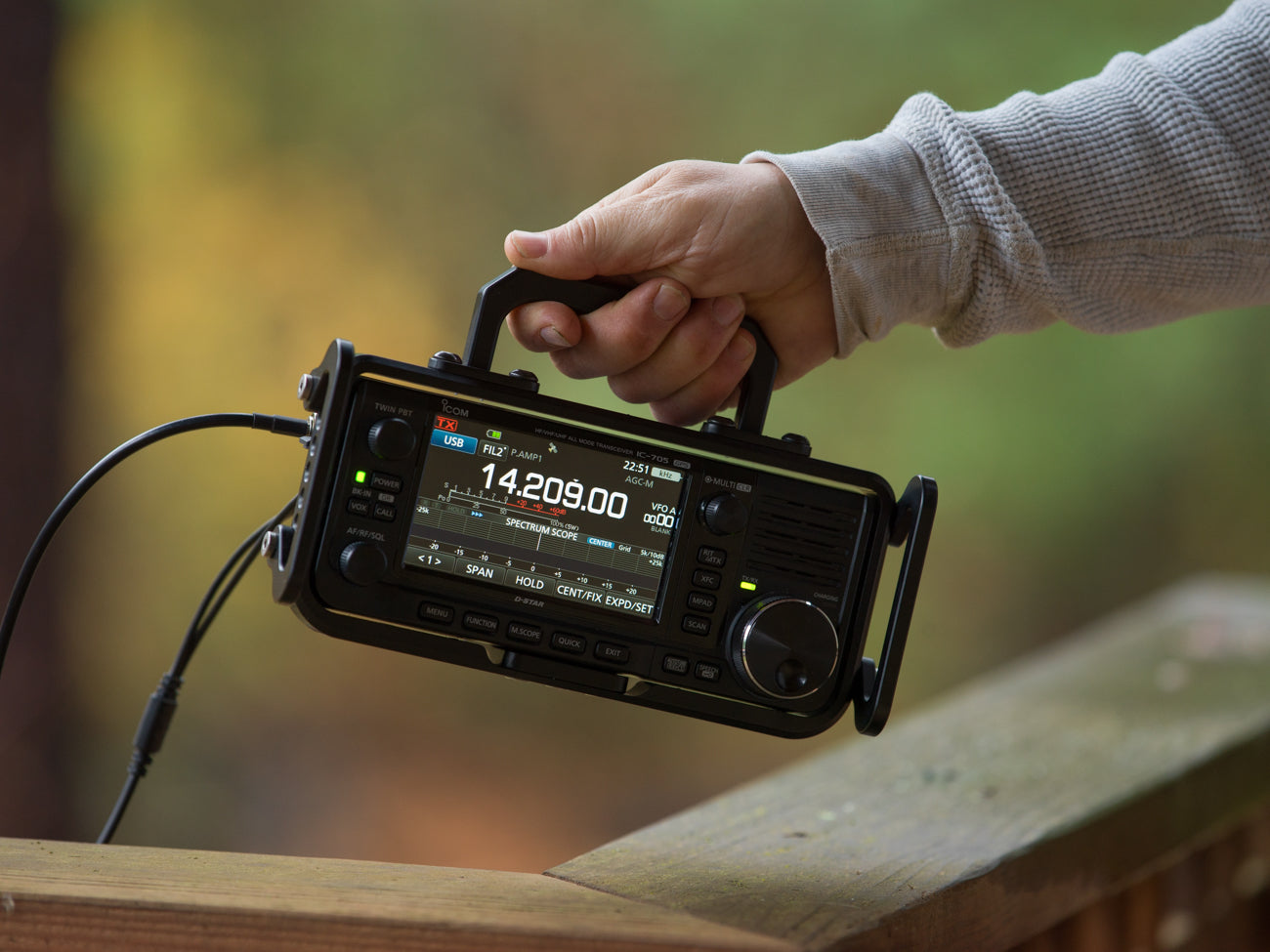 IC-705 RADIO CAGE – Peovi