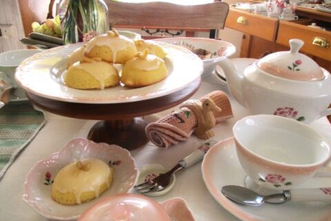 ぺこちゃん専用 マニーローズタイルのプチテーブルとドアプレート