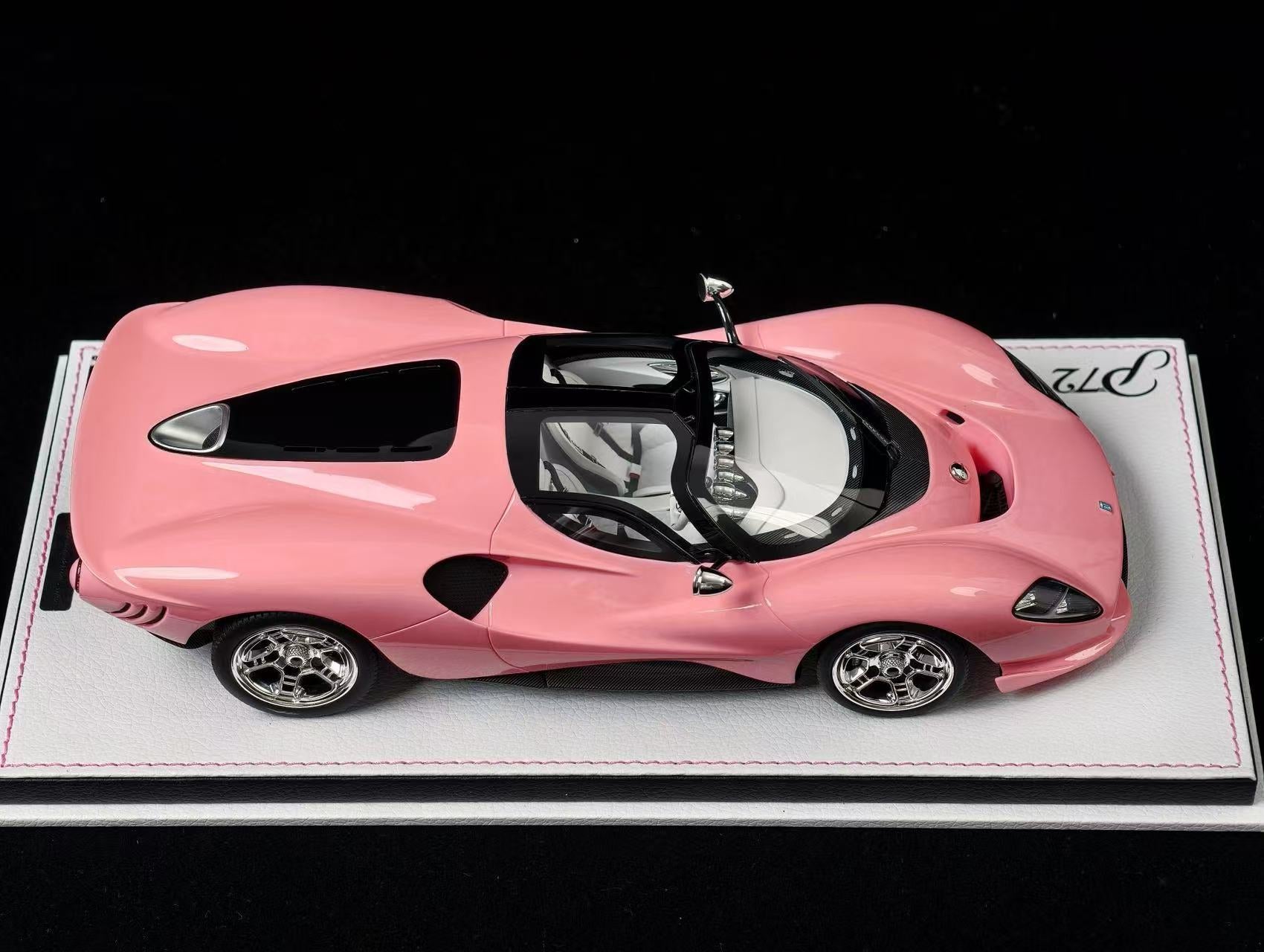 1/18 De Tomaso P72 2024 Pink | Peako Model