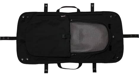 ペットキャリーの単体使いにも便利なメッシュ窓付きフラットカバー