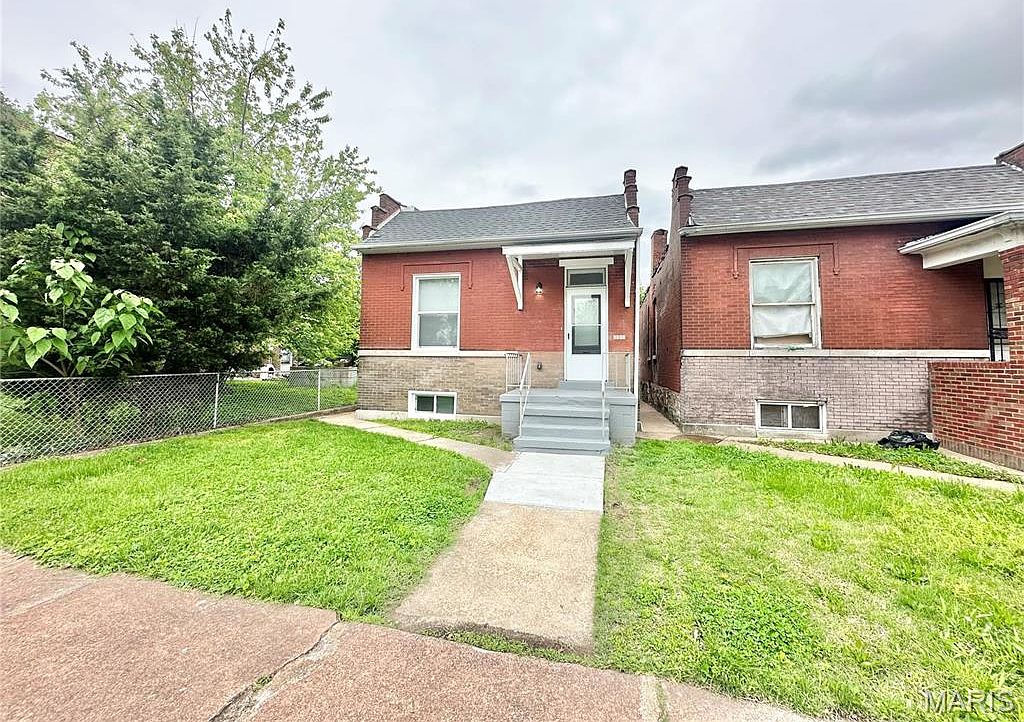 2806 Keokuk St, Saint Louis, MO 63118 | Zillow