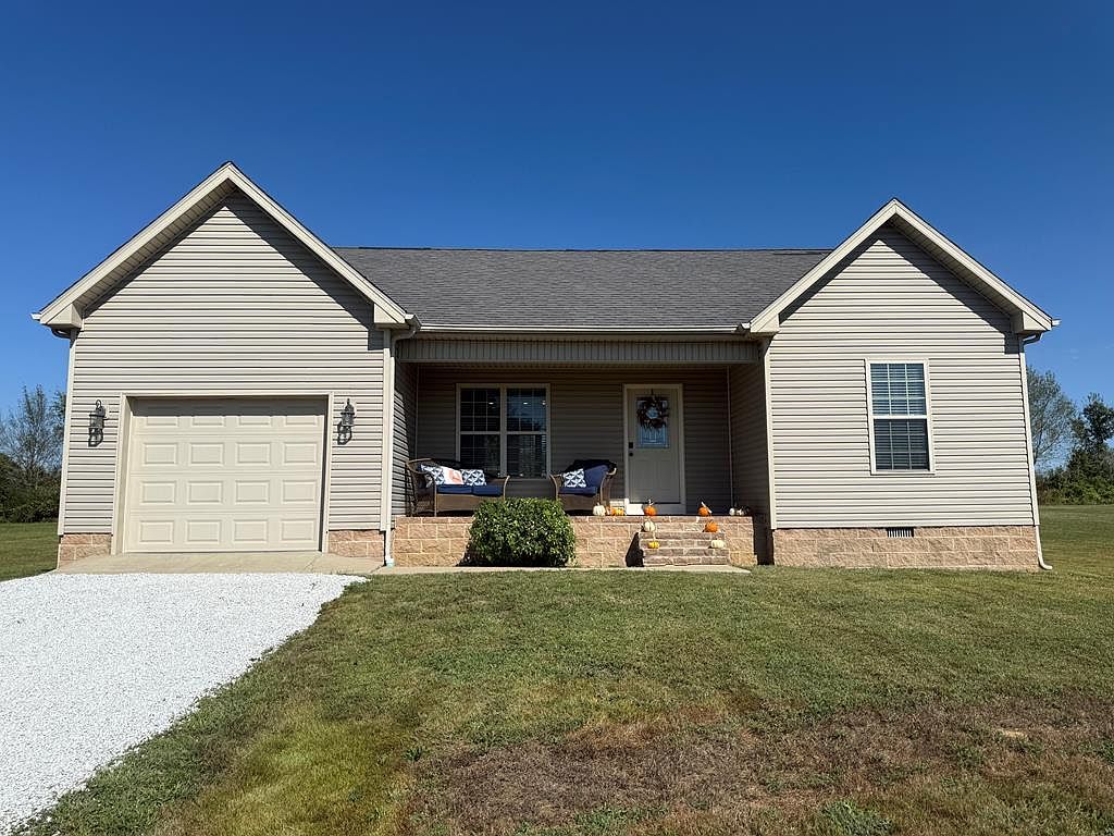 4692 Mount Zoar Latham Rd, Hopkinsville, KY 42240 | Zillow