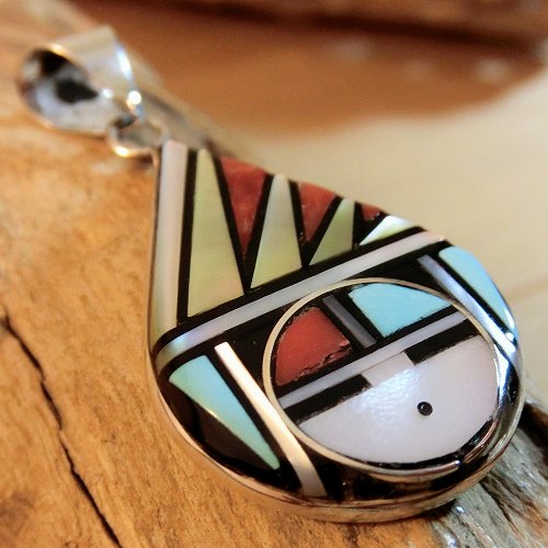 ズニ族：サンフェイス インレイ ペンダント トップ - PINE☆FIELD