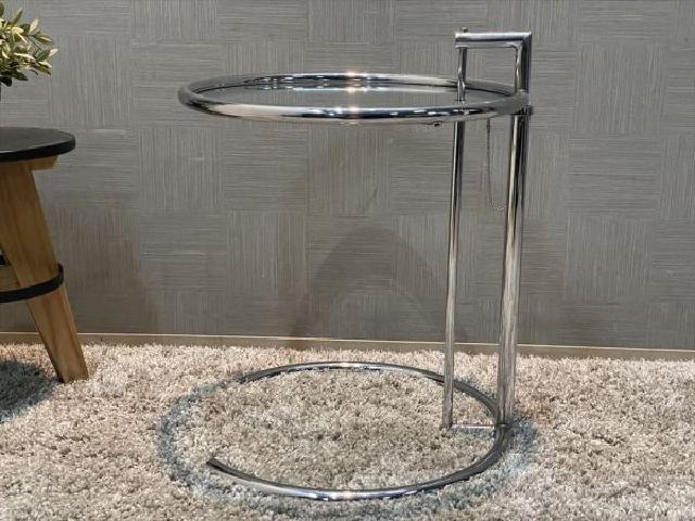 クラシコン アイリーン グレイ カッシーナ サイドテーブル Cassina