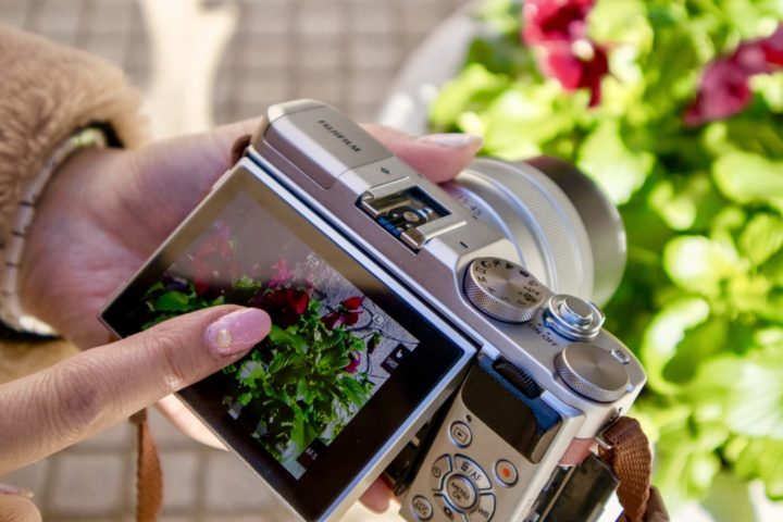 FUJI FILM X-A5 ミラーレス一眼レンズキット SILVER 富士フイルム