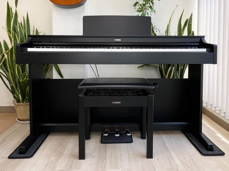 ヤマハ製電子ピアノ 椅子付き YAMAHA デジタルピアノ椅子付き（YDP-123