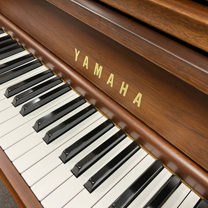 Yamaha YF101W アップライトピアノ 88鍵 椅子付き YAMAHA（ヤマハ
