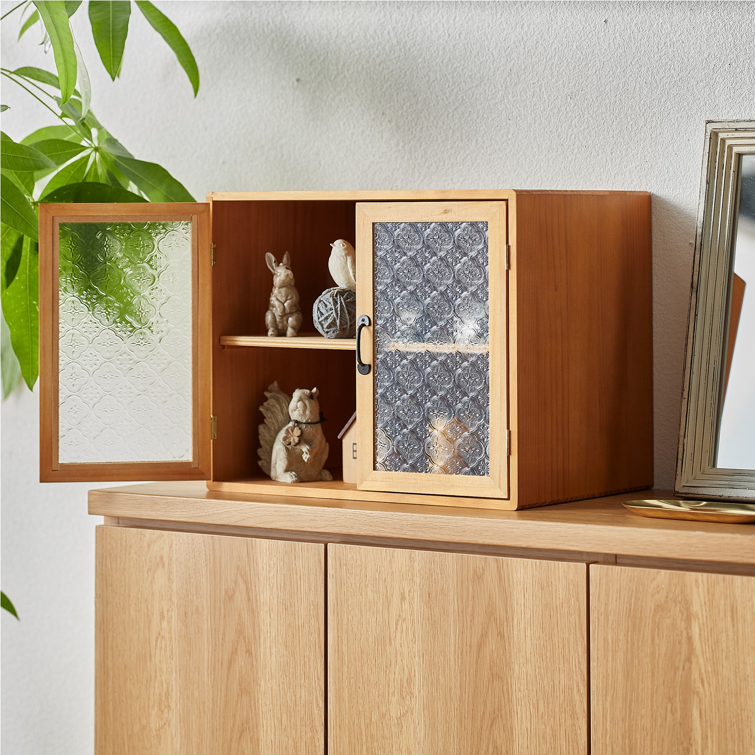 ベルメゾンキャビネット食器棚上部ガラス戸のみ