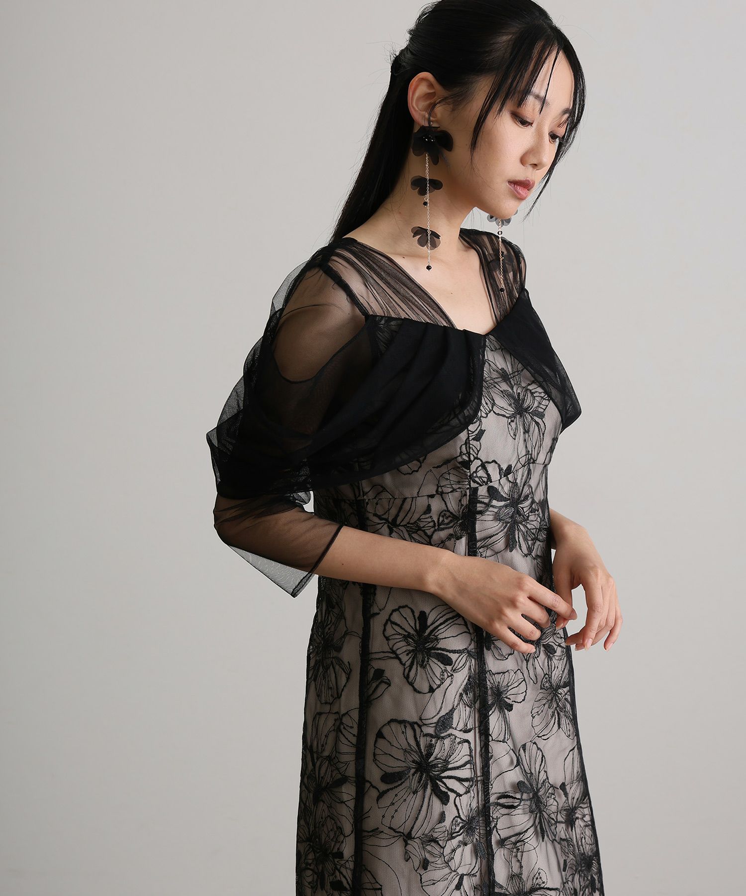 オフショルダースパンコール刺繍レースドレス | PourVous（プールヴー