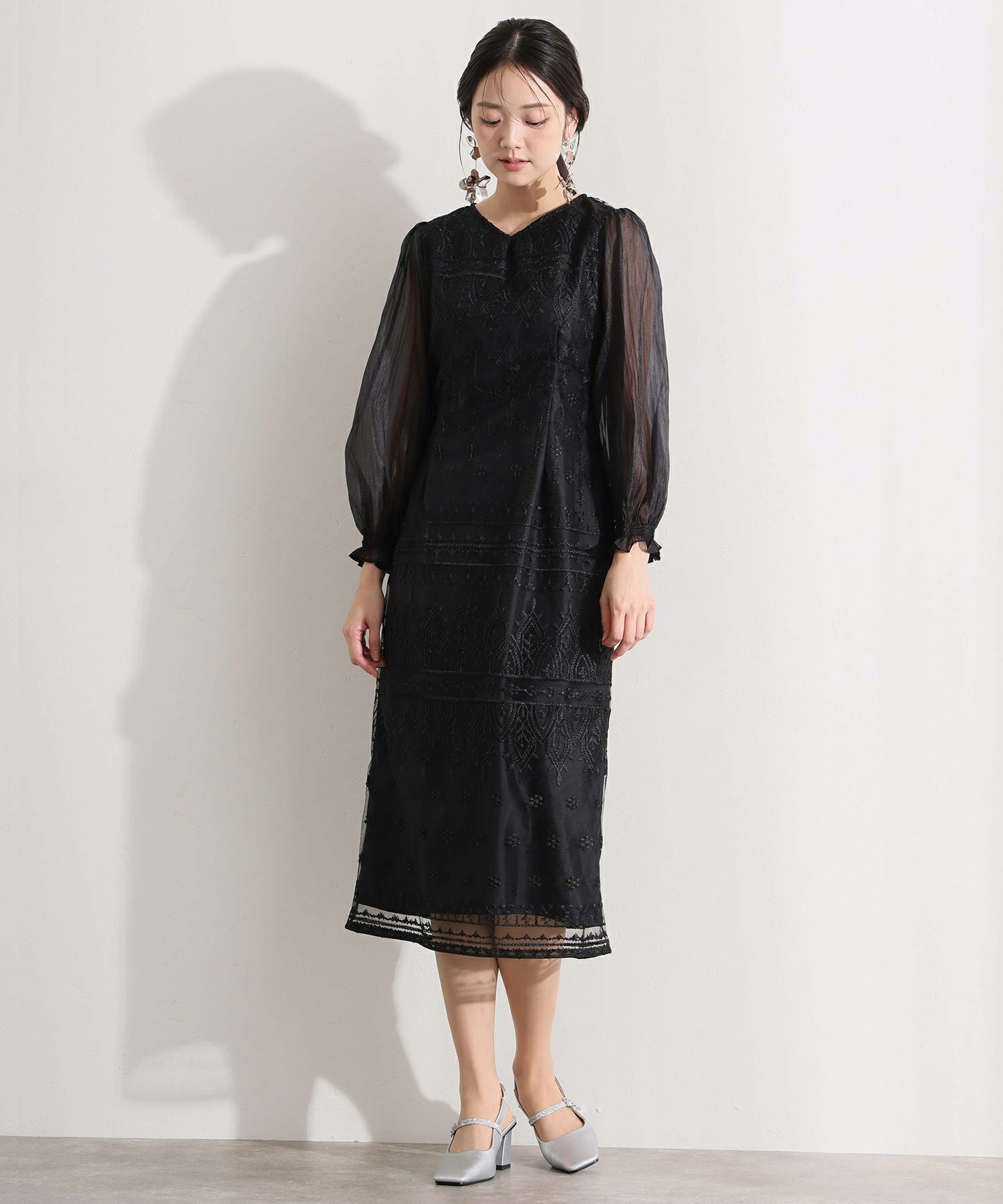 Vネック刺繍レースドレス | PourVous（プールヴー）パーティードレス専門店