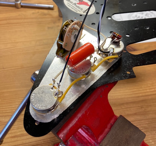 STタイプ配線済みアッセンブリ/HSH仕様 | ポップギターズ | ルックス