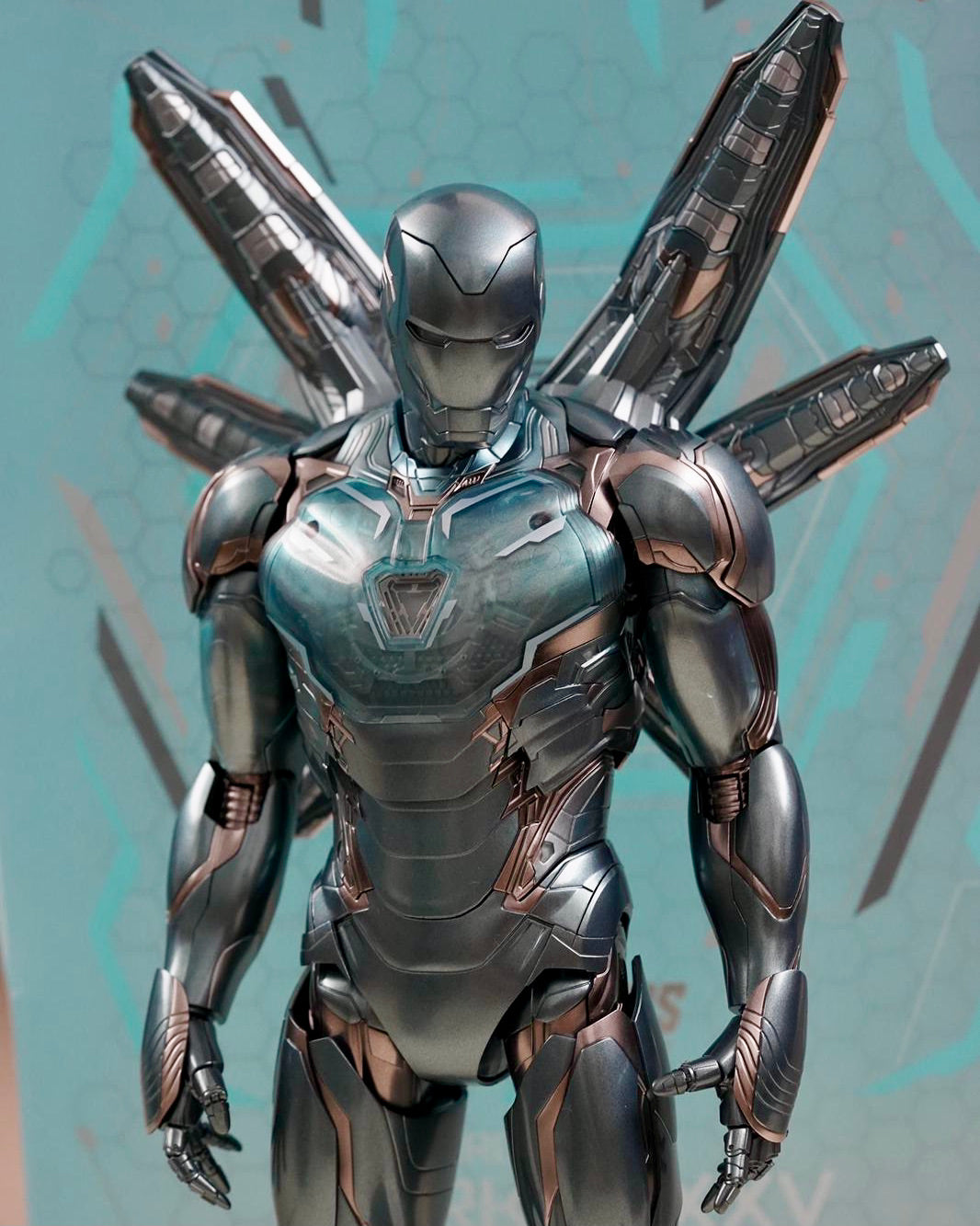 Hot toys MMS646D45 Avengers Endgame Ironman Mark 85 Holographic