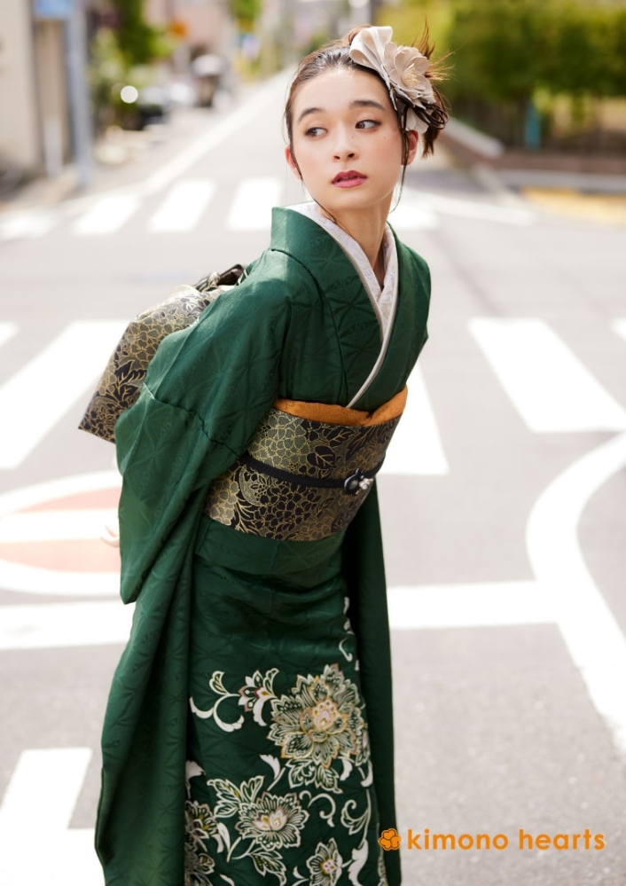 モードスタイル】FL-B301｜深緑に凛と咲く牡丹が美しいモード振袖