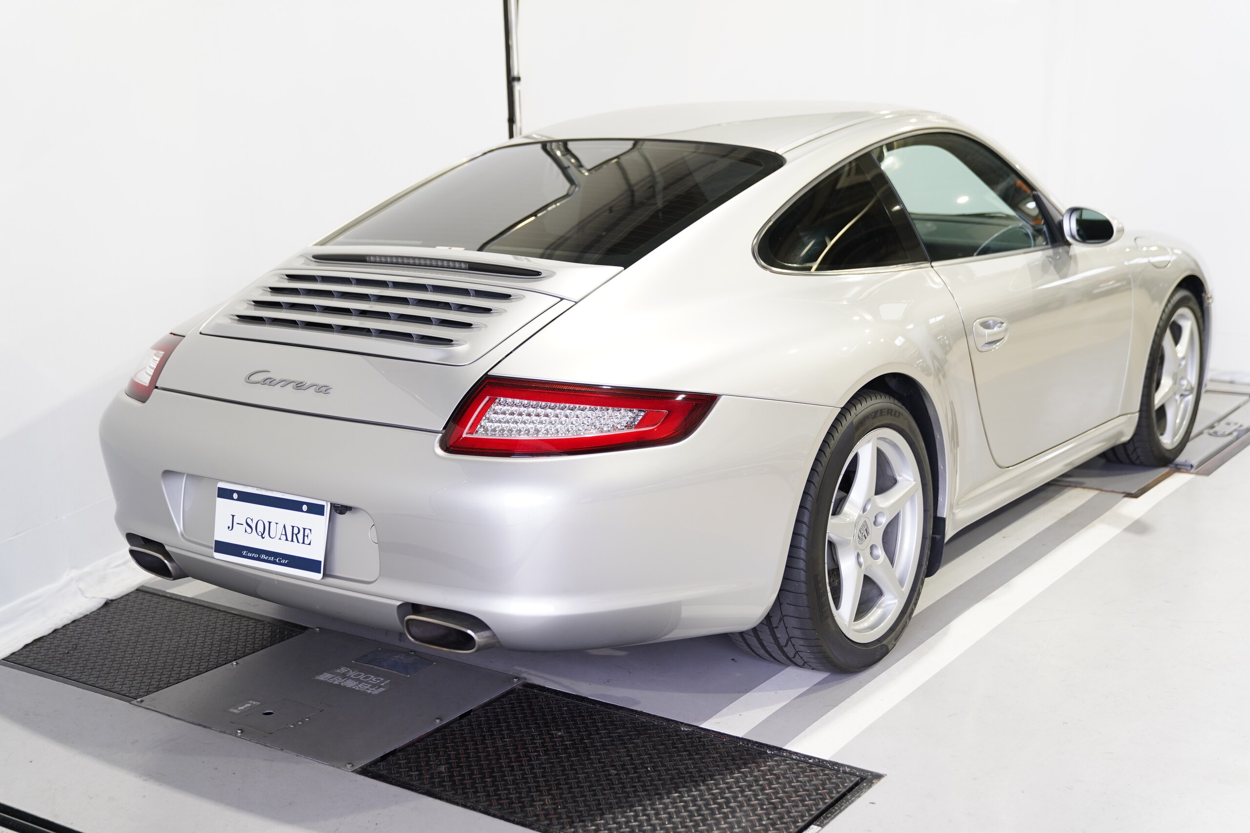 SOLD OUT｜ポルシェ 911カレラ ティプトロニックS アークティック