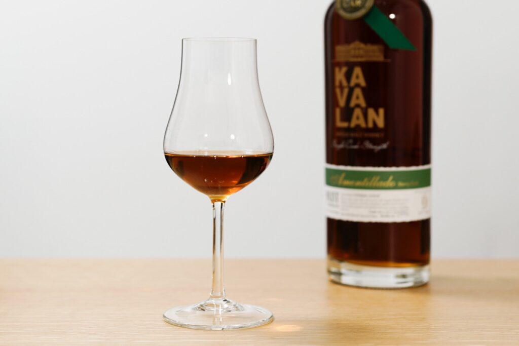 KAVALAN Amontillado シングルカスクストレングス 750ml カバラン
