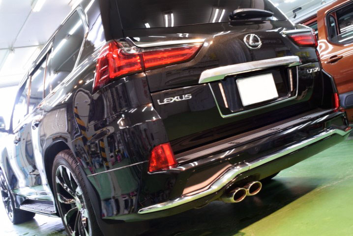 京商 LX570 スターライトブラックガラスフレーク レクサス LX570 (左