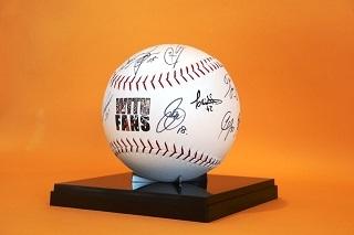 チャリティーオークション第4弾！ サイン入りバット18点と寄せ書き